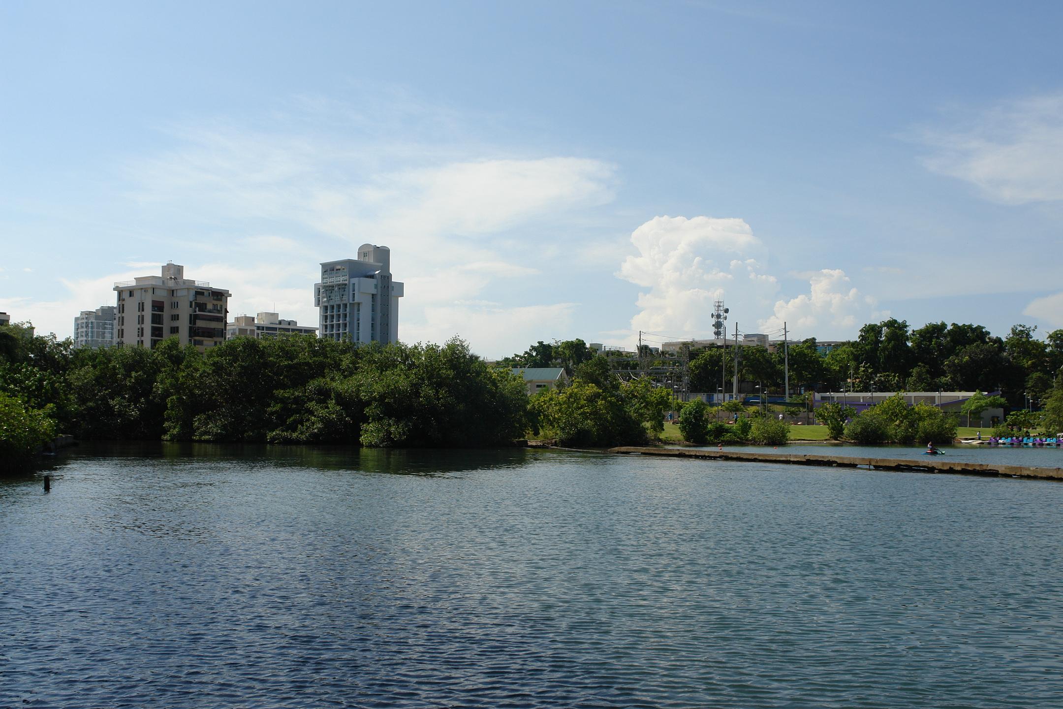 Exploring the Condado Lagoon Site - San Juan (Condado) - 2011 00006